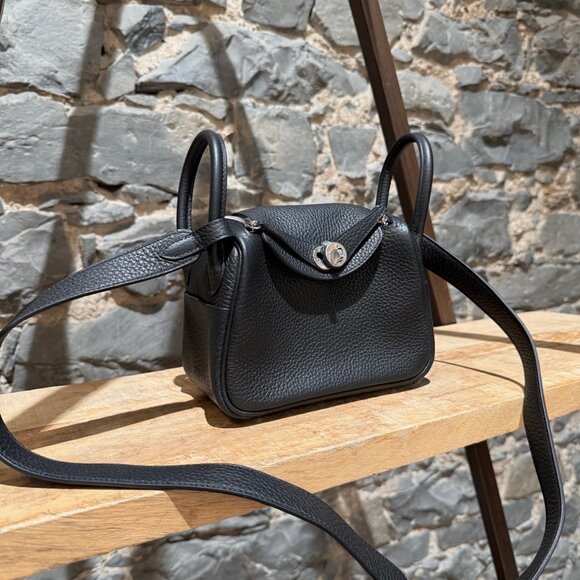 Hermès 2024 Black Taurillon Mini Lindy 20 Bag - Picture 3 of 16